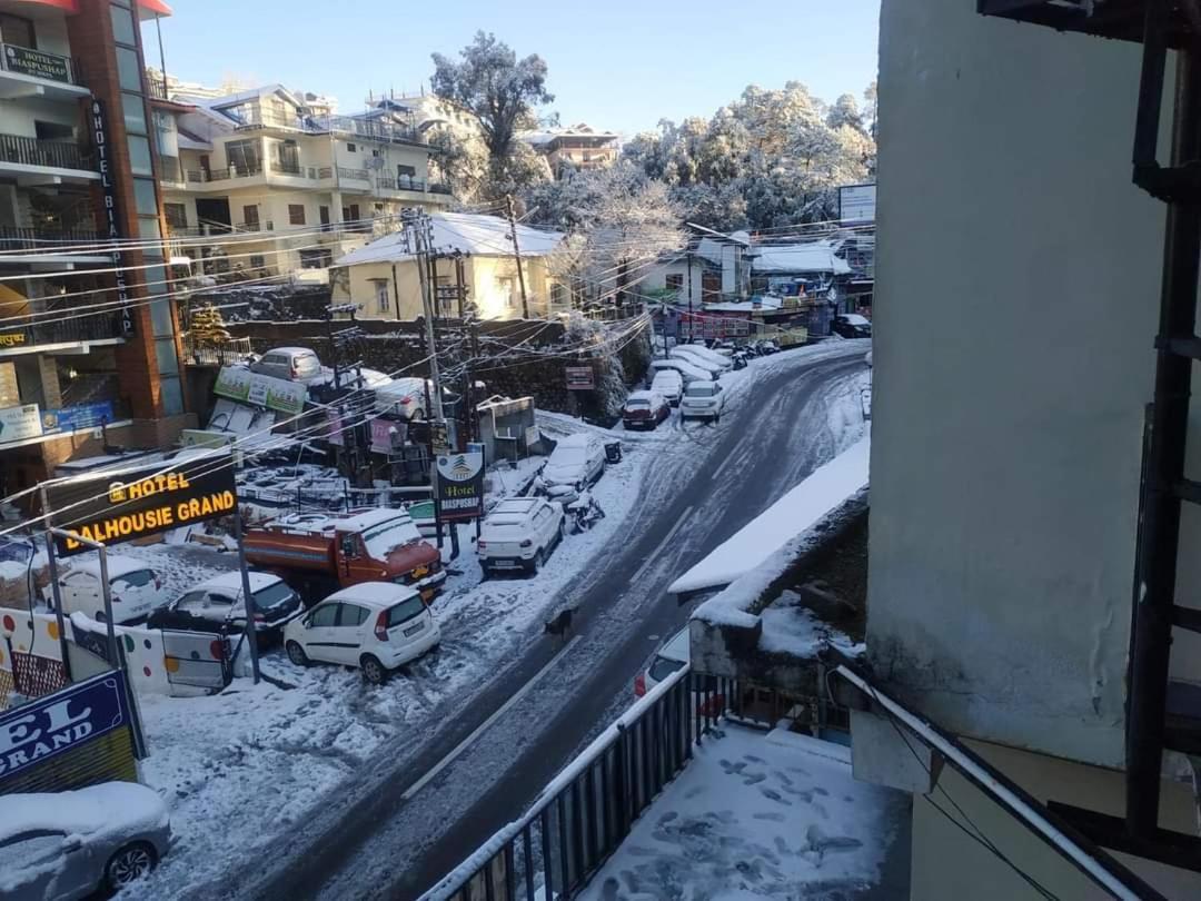 Oak Wood Homestay Banikhet Dalhousie Exterior photo
